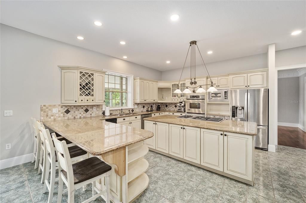 Recently Sold: $2,795,000 (5 beds, 4 baths, 5792 Square Feet)