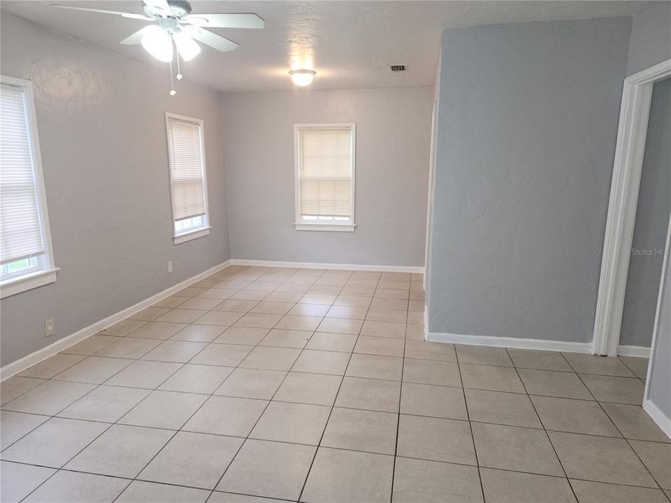 Recently Rented: $1,125 (3 beds, 1 baths, 1008 Square Feet)