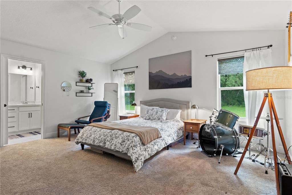 Recently Sold: $445,000 (3 beds, 2 baths, 1631 Square Feet)