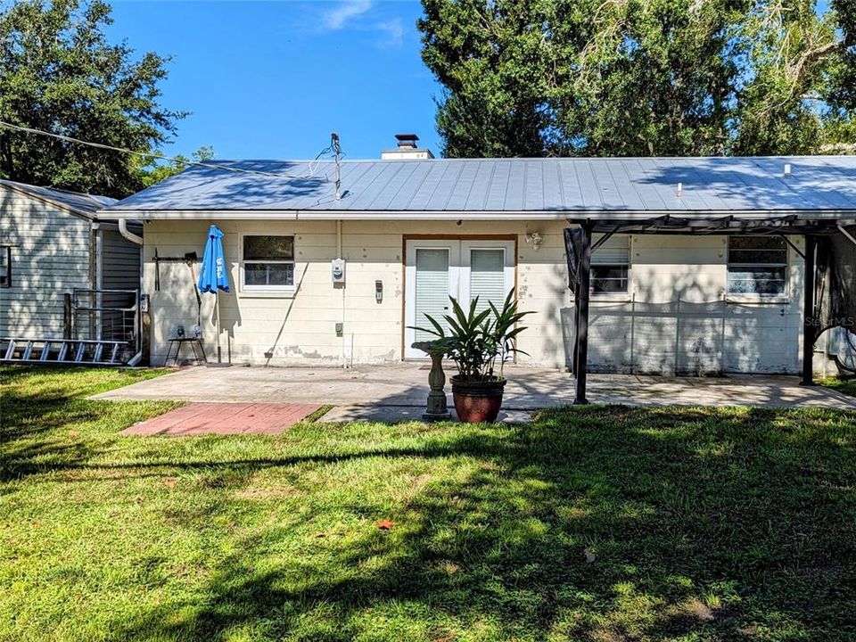 Recently Sold: $239,000 (3 beds, 2 baths, 1066 Square Feet)