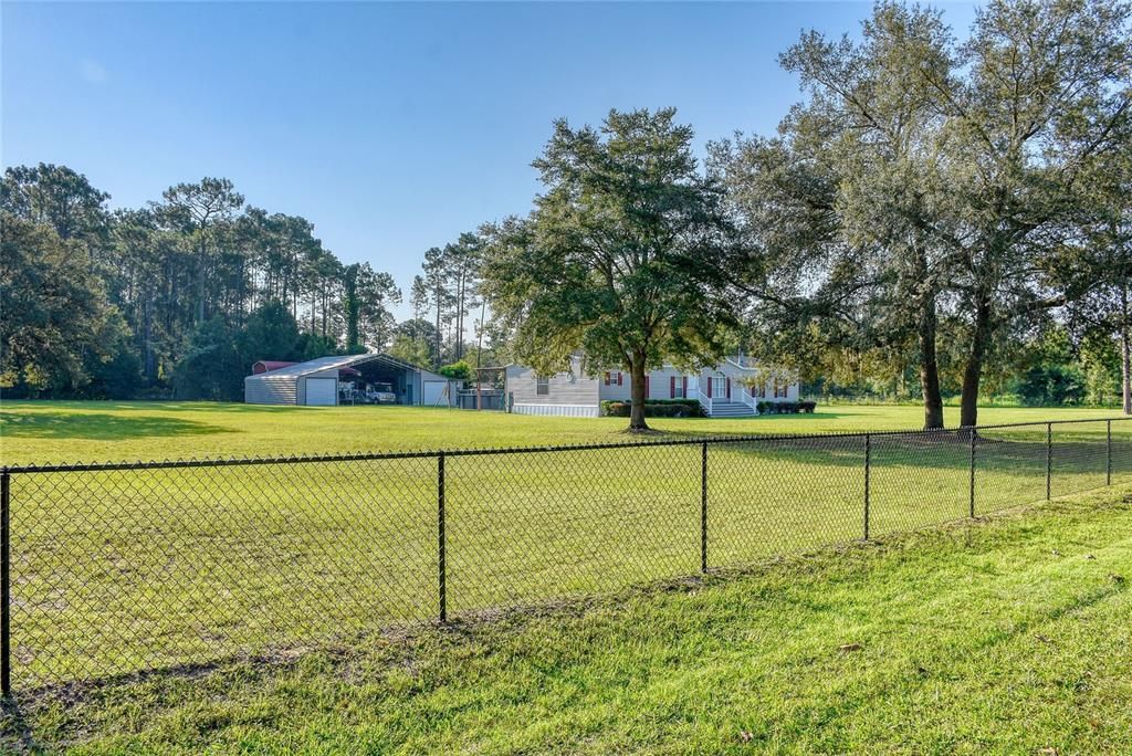 Recently Sold: $325,000 (3 beds, 2 baths, 1980 Square Feet)