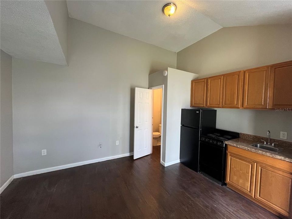 Recently Rented: $1,125 (0 beds, 1 baths, 198 Square Feet)