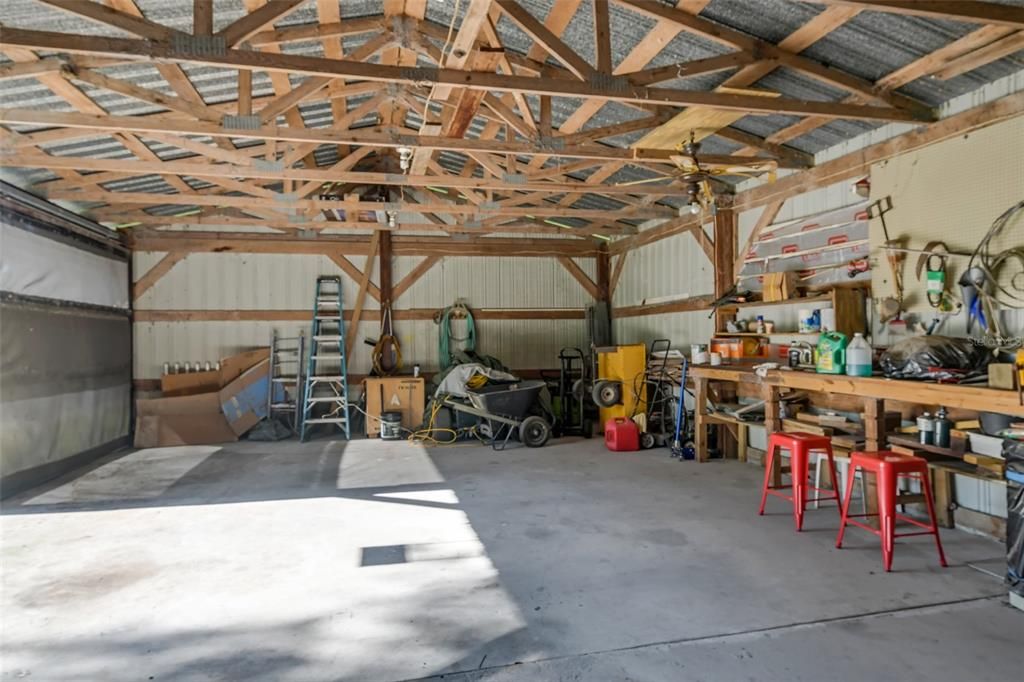 860 sq ft barn