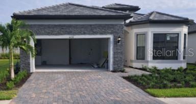 最近售出: $907,690 (3 贝兹, 3 浴室, 2100 平方英尺)