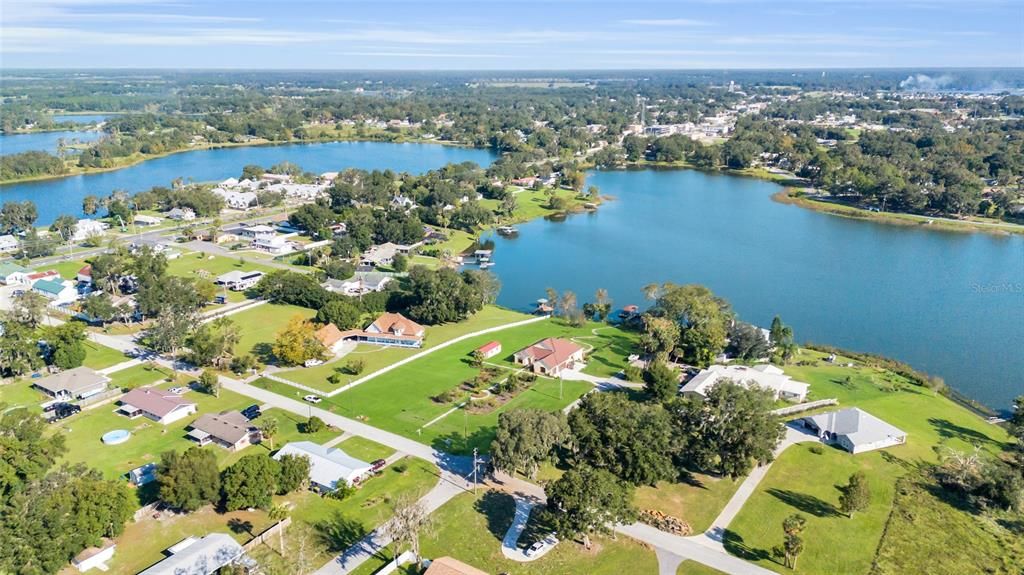 Convenient to Parks, Beaches, Orlando and The Villages