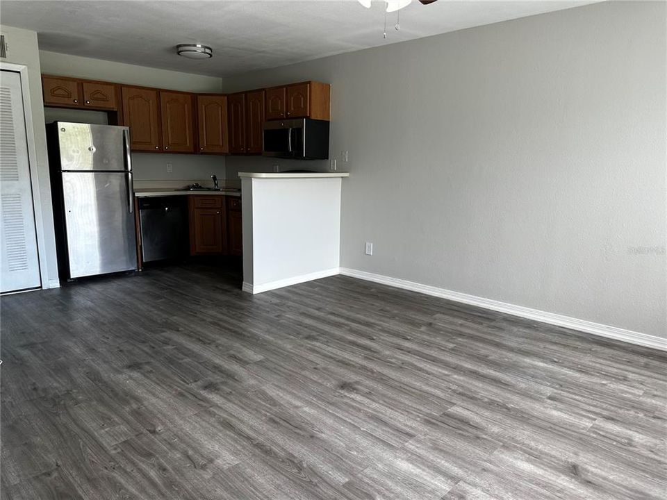 Recently Rented: $1,250 (1 beds, 1 baths, 560 Square Feet)