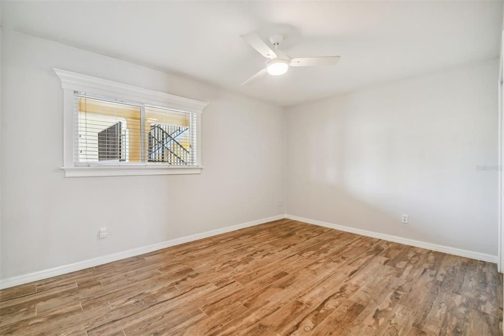 Recently Sold: $289,900 (2 beds, 1 baths, 840 Square Feet)