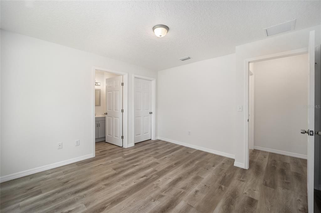 Recently Sold: $265,000 (3 beds, 2 baths, 1393 Square Feet)