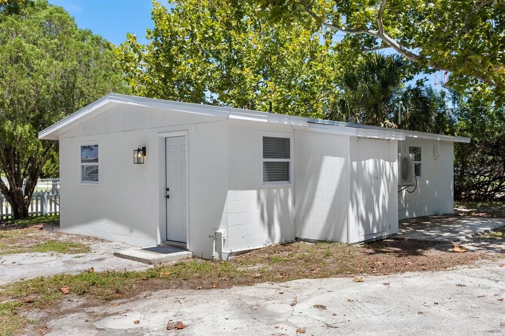 Recently Sold: $215,000 (2 beds, 1 baths, 680 Square Feet)