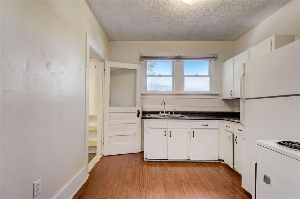 For Sale: $460,000 (2 beds, 0 baths, 1144 Square Feet)