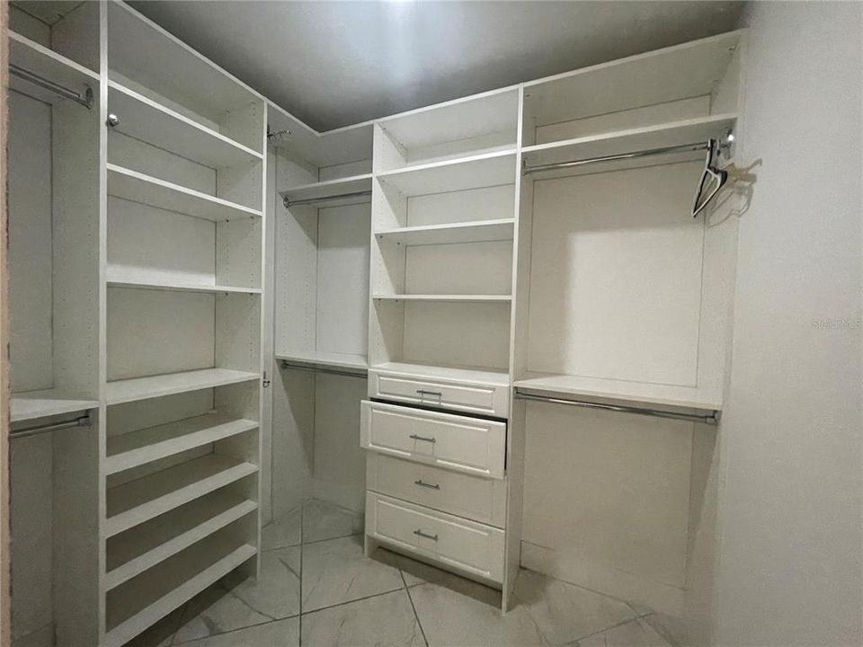 Recientemente alquilado: $5,300 (5 camas, 4 baños, 4228 Pies cuadrados)