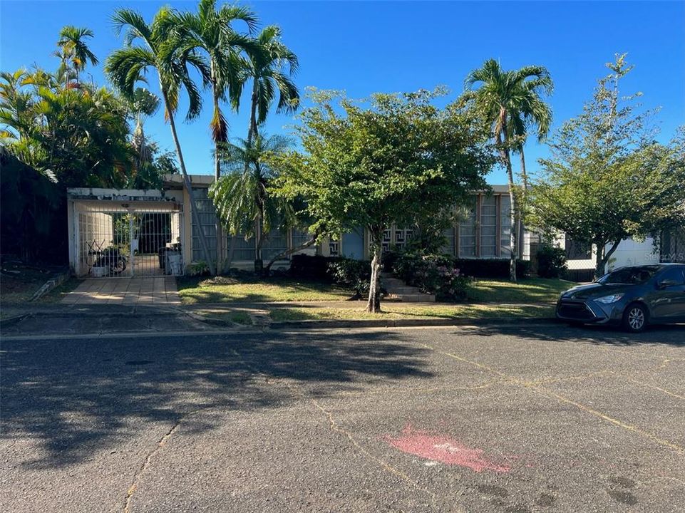 Recently Sold: $185,000 (4 beds, 2 baths, 2200 Square Feet)