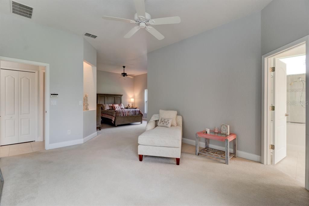 Recently Sold: $600,000 (3 beds, 2 baths, 2488 Square Feet)