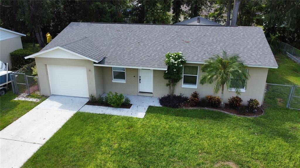 Recently Sold: $370,000 (4 beds, 2 baths, 1488 Square Feet)