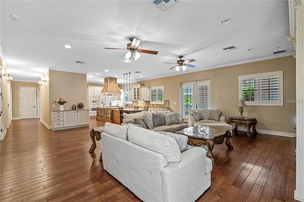 Family room, connecting to the kitchen