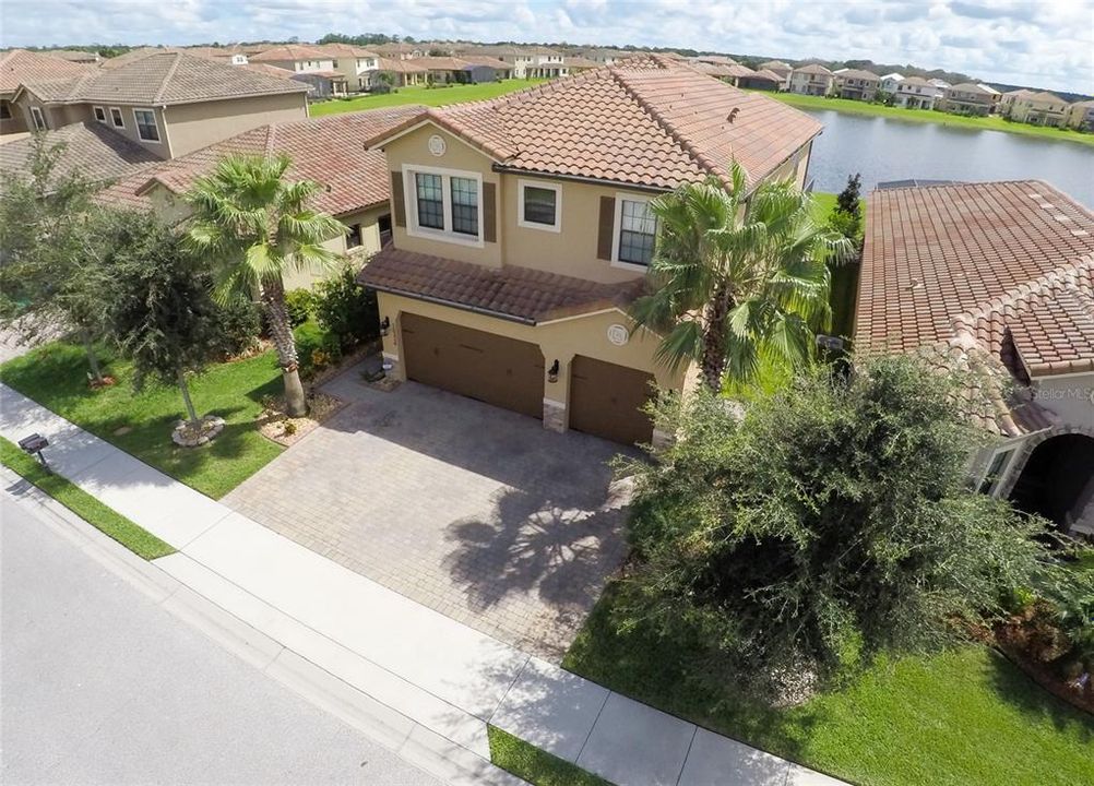 Active With Contract: $4,400 (5 beds, 4 baths, 3338 Square Feet)