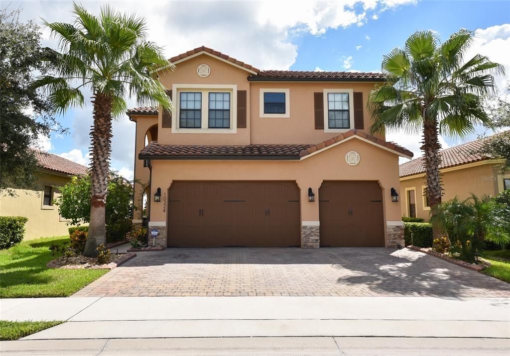 Active With Contract: $4,400 (5 beds, 4 baths, 3338 Square Feet)