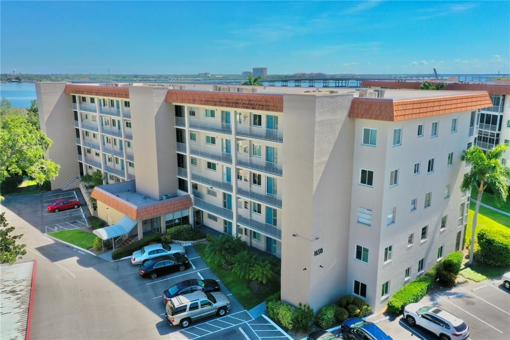 Recently Sold: $375,000 (2 beds, 2 baths, 1221 Square Feet)