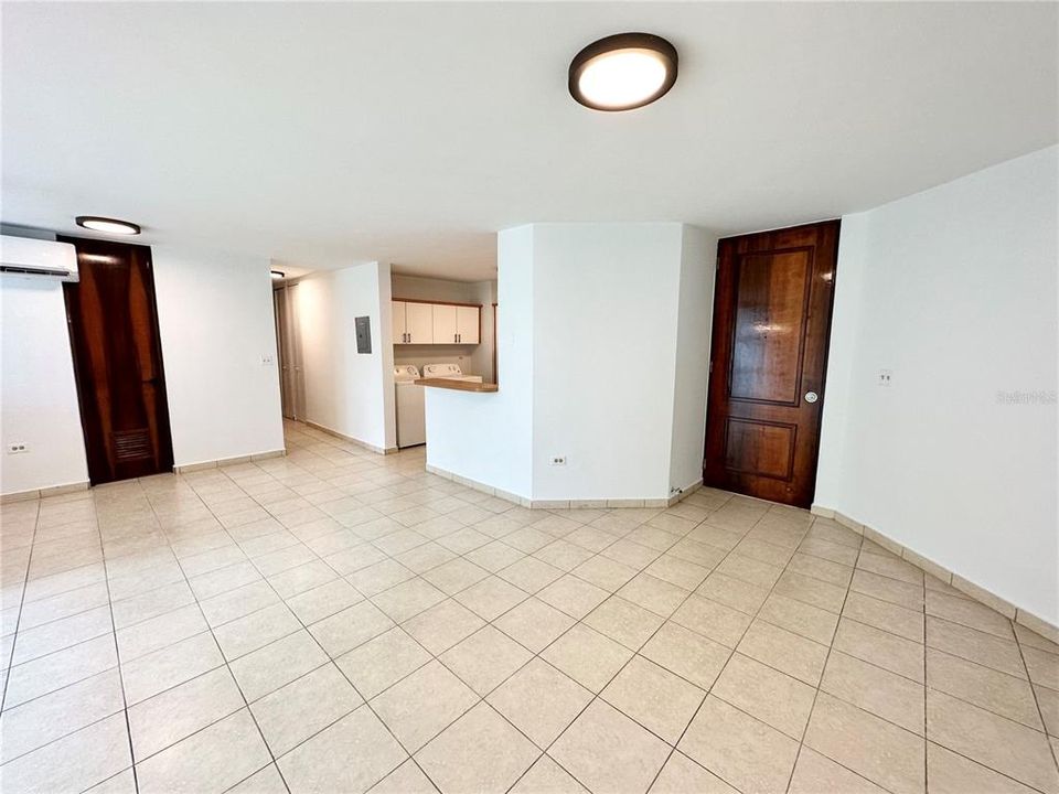 Vendido Recientemente: $242,500 (2 camas, 2 baños, 1135 Pies cuadrados)