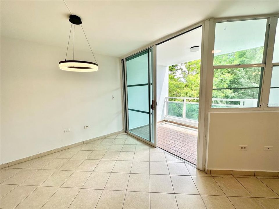 Vendido Recientemente: $242,500 (2 camas, 2 baños, 1135 Pies cuadrados)