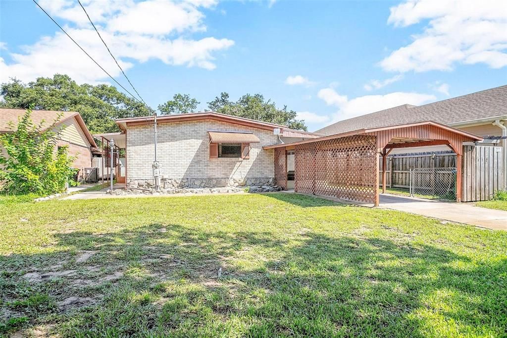 Recently Sold: $275,000 (2 beds, 2 baths, 864 Square Feet)