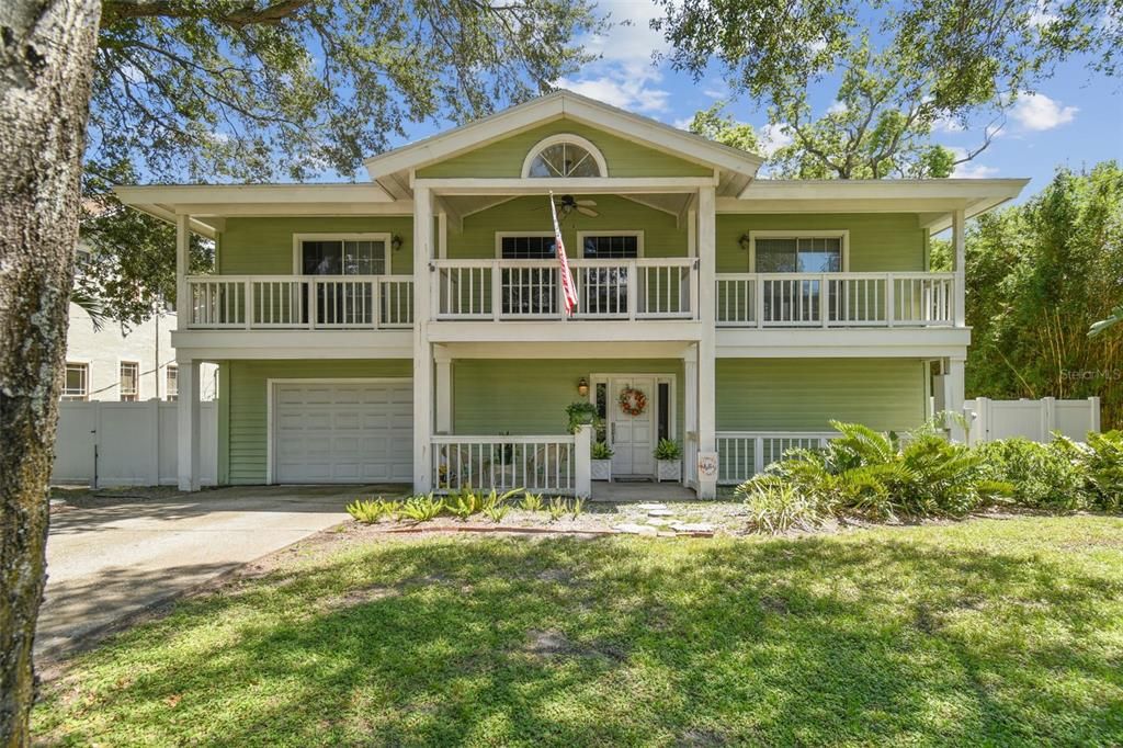 Recently Sold: $1,500,000 (3 beds, 2 baths, 2412 Square Feet)