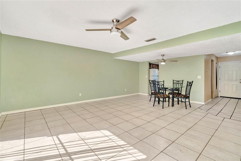 For Sale: $230,000 (2 beds, 2 baths, 1280 Square Feet)
