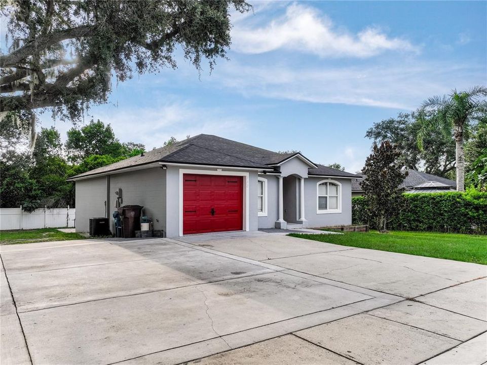 Recently Sold: $308,000 (3 beds, 2 baths, 1277 Square Feet)