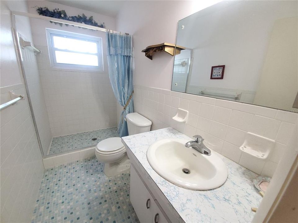 最近售出: $165,000 (2 贝兹, 2 浴室, 1100 平方英尺)