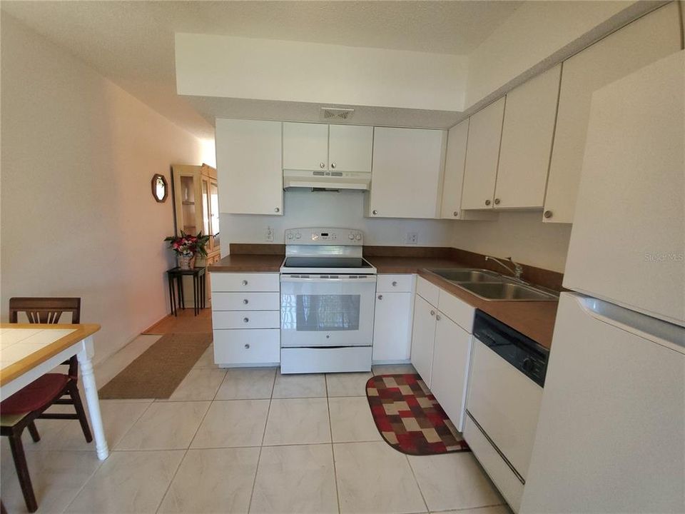 Recently Sold: $165,000 (2 beds, 2 baths, 1100 Square Feet)