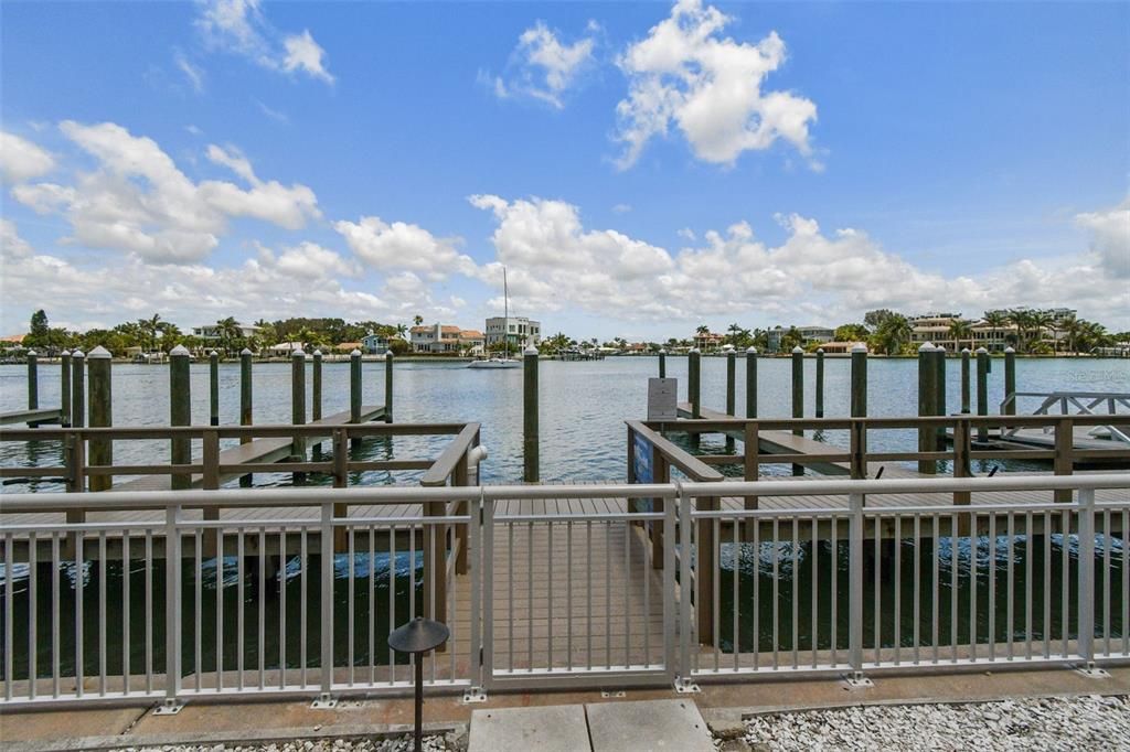 Recently Sold: $675,000 (2 beds, 2 baths, 836 Square Feet)