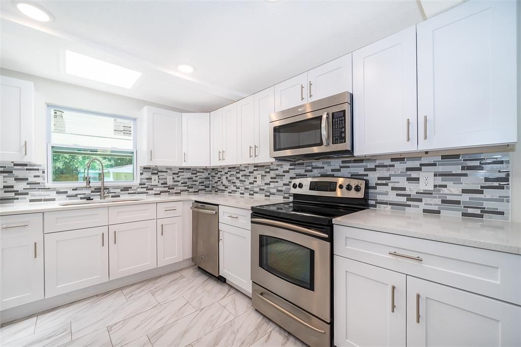 Active With Contract: $299,000 (3 beds, 2 baths, 1389 Square Feet)