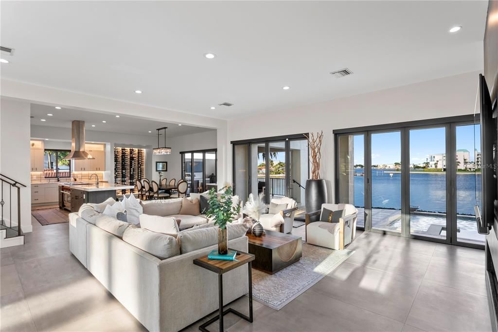 Recently Sold: $4,350,000 (5 beds, 3 baths, 3763 Square Feet)