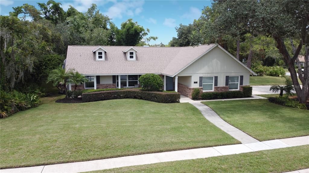 Vendido Recientemente: $659,900 (4 camas, 2 baños, 2301 Pies cuadrados)