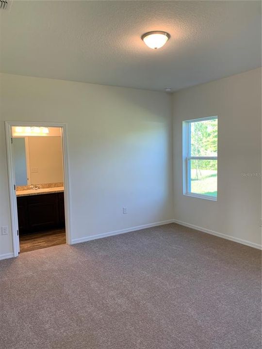 Recently Rented: $2,100 (3 beds, 2 baths, 1348 Square Feet)