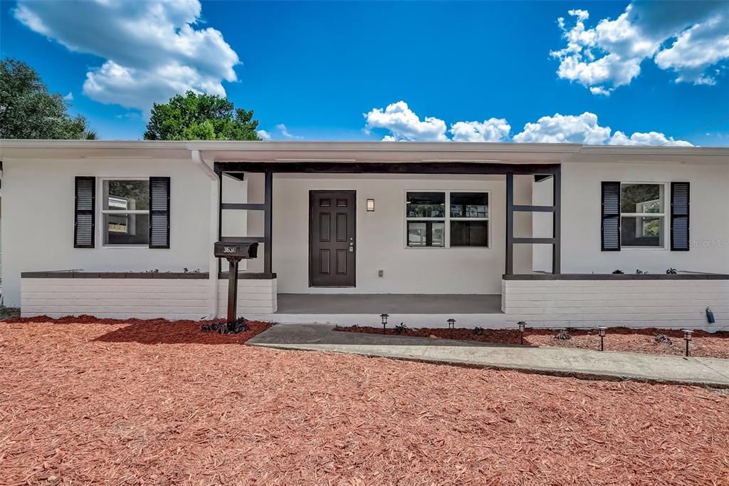 Recently Sold: $440,000 (3 beds, 2 baths, 1192 Square Feet)
