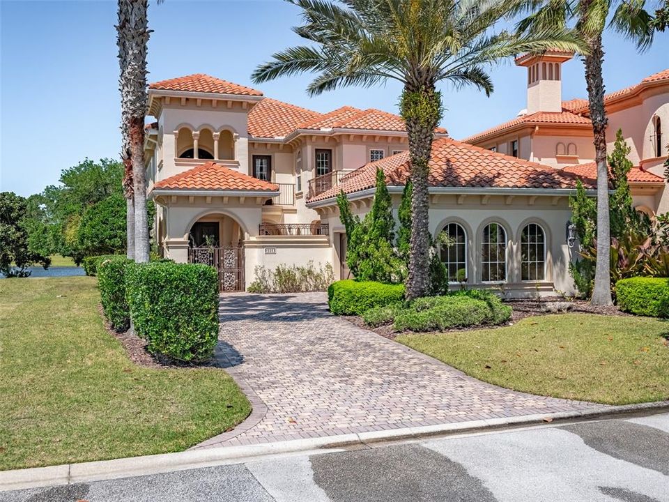 Recently Sold: $1,200,000 (3 beds, 3 baths, 3304 Square Feet)