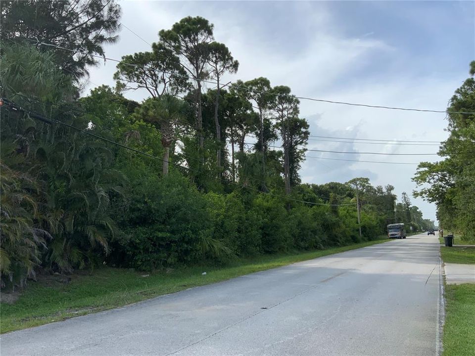 Active With Contract: $140,000 (0.91 acres)