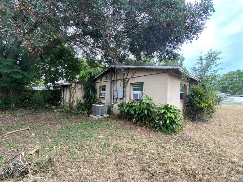 Recently Sold: $249,900 (4 beds, 2 baths, 1383 Square Feet)
