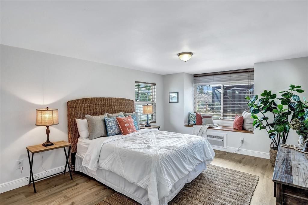 Recently Sold: $750,000 (3 beds, 2 baths, 1799 Square Feet)
