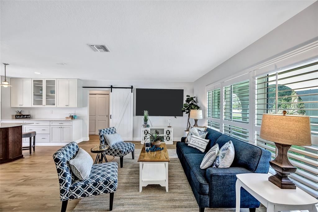 Recently Sold: $750,000 (3 beds, 2 baths, 1799 Square Feet)