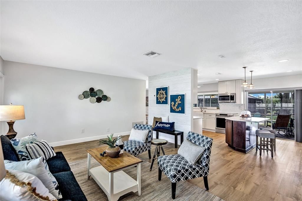 Recently Sold: $750,000 (3 beds, 2 baths, 1799 Square Feet)