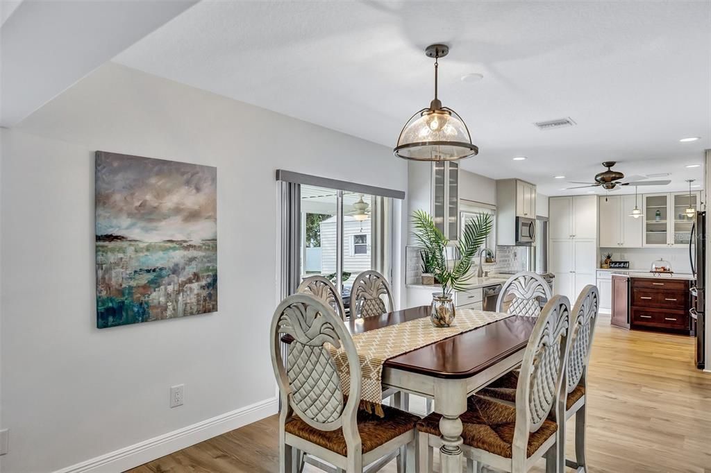 Recently Sold: $750,000 (3 beds, 2 baths, 1799 Square Feet)