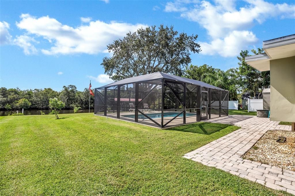 Recently Sold: $750,000 (3 beds, 2 baths, 1799 Square Feet)