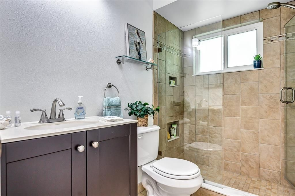 Recently Sold: $750,000 (3 beds, 2 baths, 1799 Square Feet)