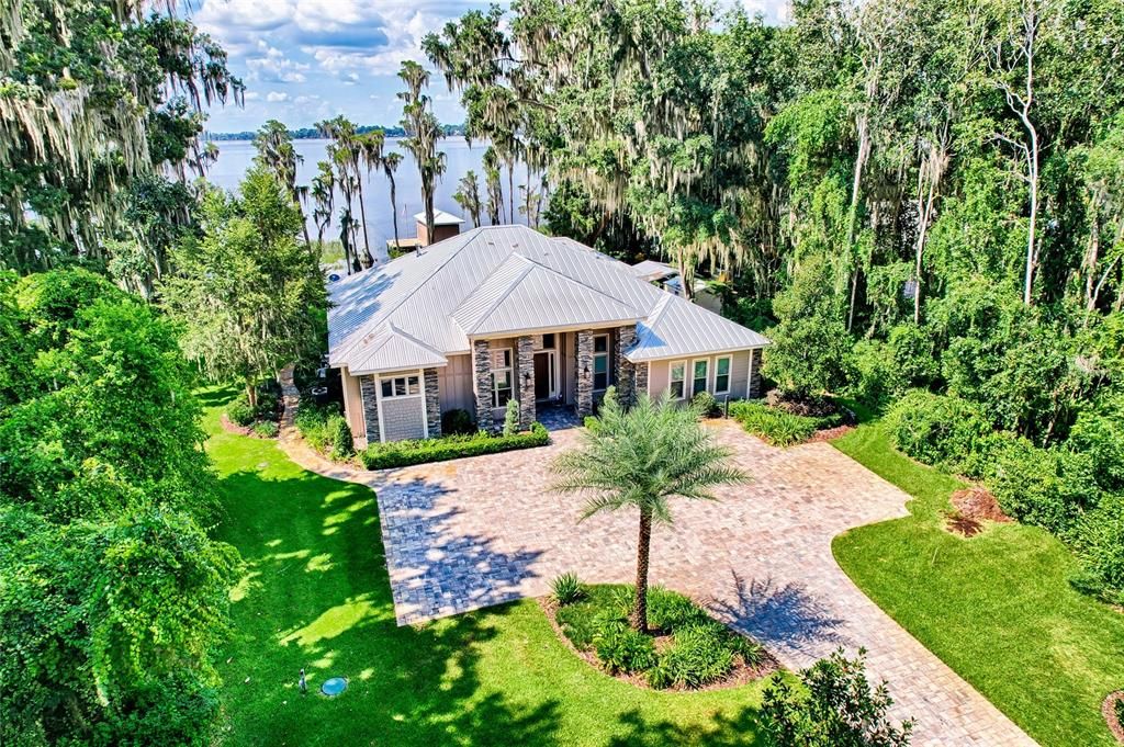 Recently Sold: $1,650,000 (3 beds, 3 baths, 3273 Square Feet)