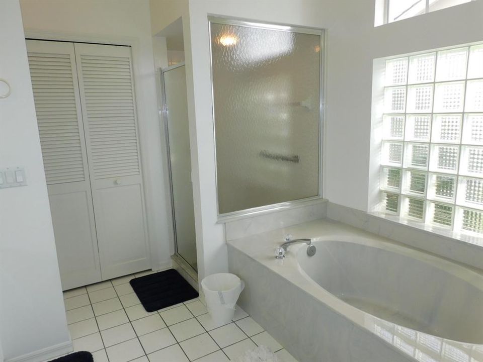 出租: $6,000 (3 贝兹, 2 浴室, 1747 平方英尺)
