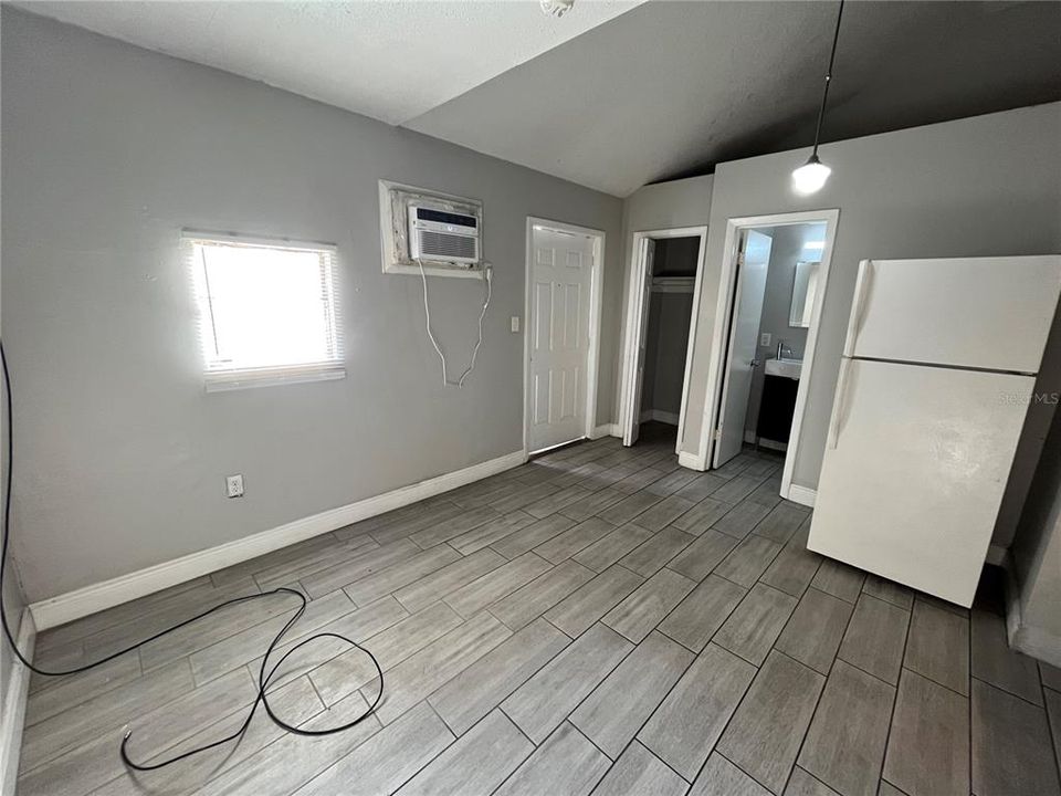 Recently Rented: $1,125 (0 beds, 1 baths, 198 Square Feet)