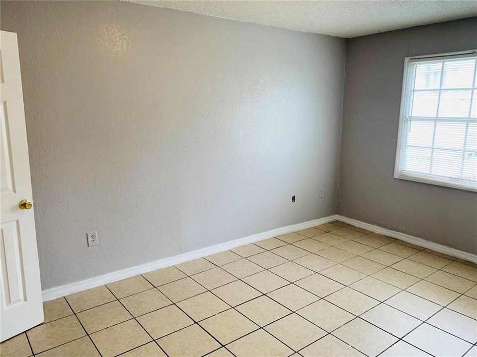 Recently Rented: $1,450 (2 beds, 1 baths, 992 Square Feet)