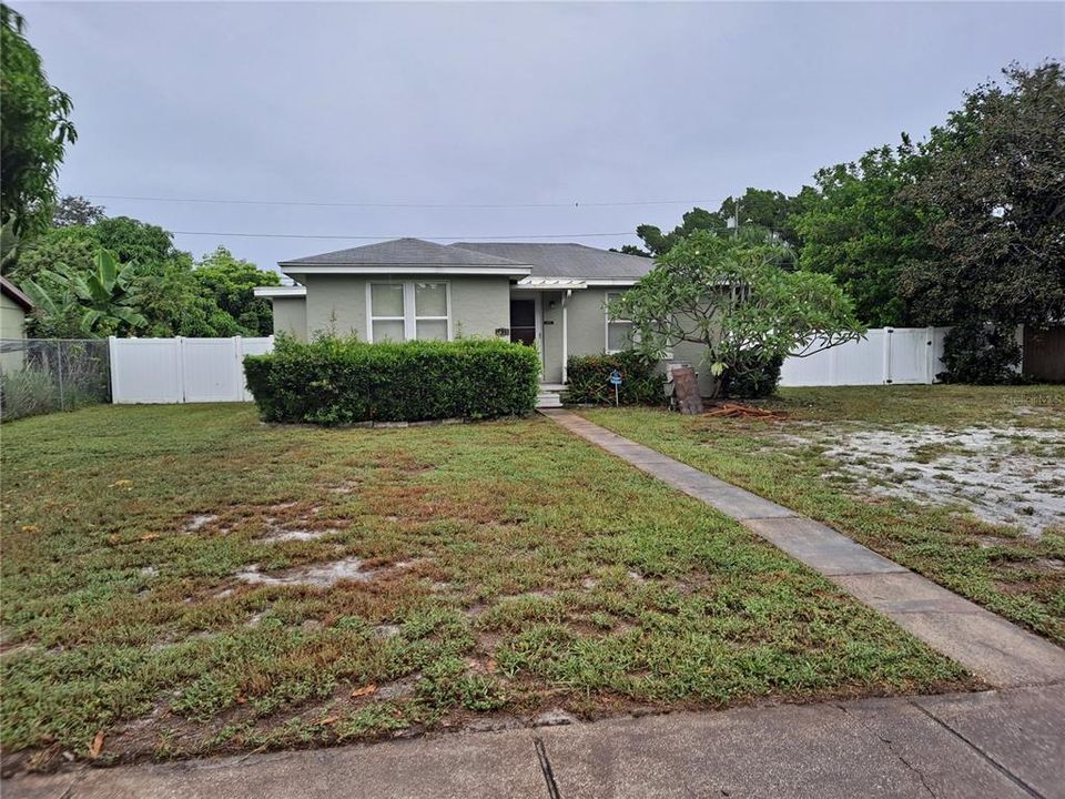 Recently Sold: $250,000 (2 beds, 2 baths, 1005 Square Feet)